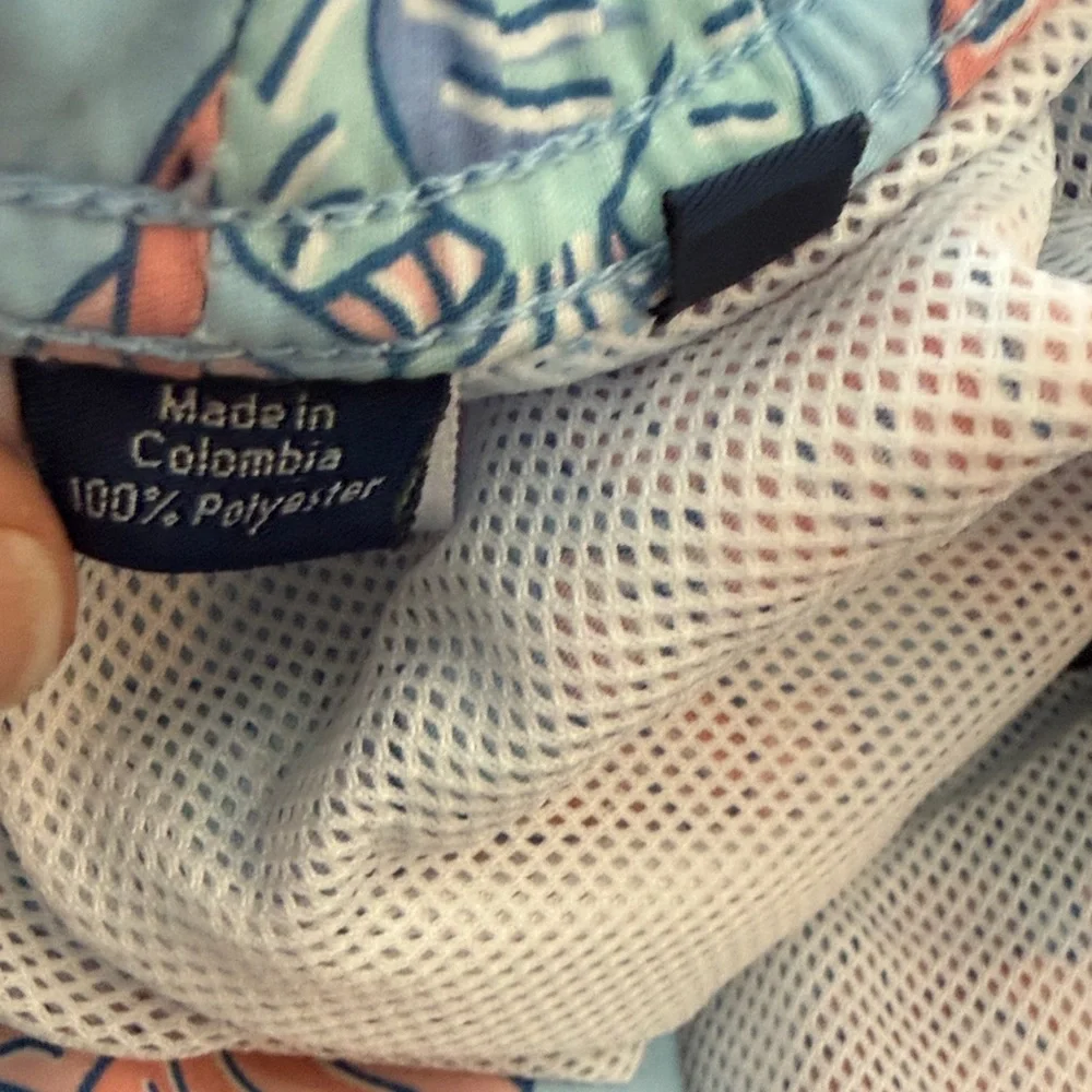 Men’s medium Vineyard Vines Swim Trunks